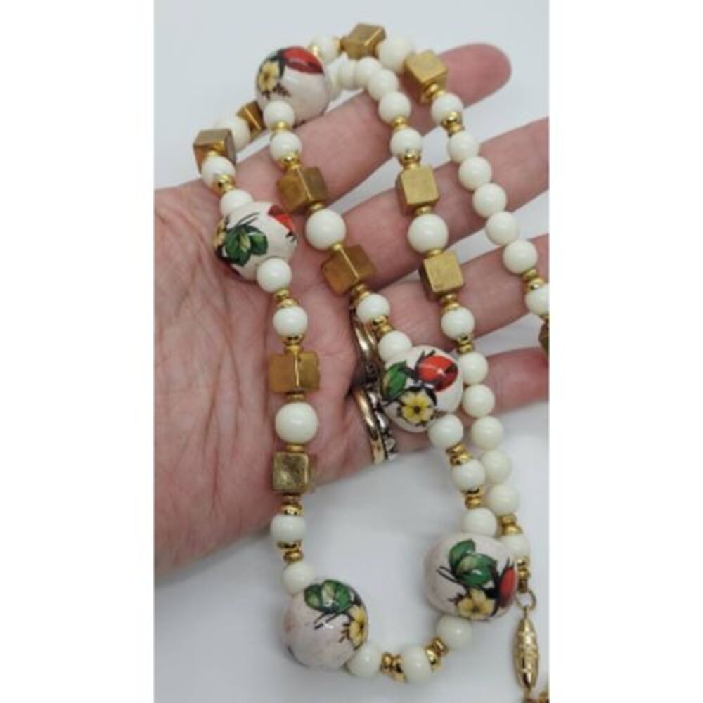 Sandra David Vintage Necklace flowers